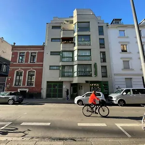 https://frisch-saniertes-appartement-in-der-innenstadt.topcolognehotels.com
